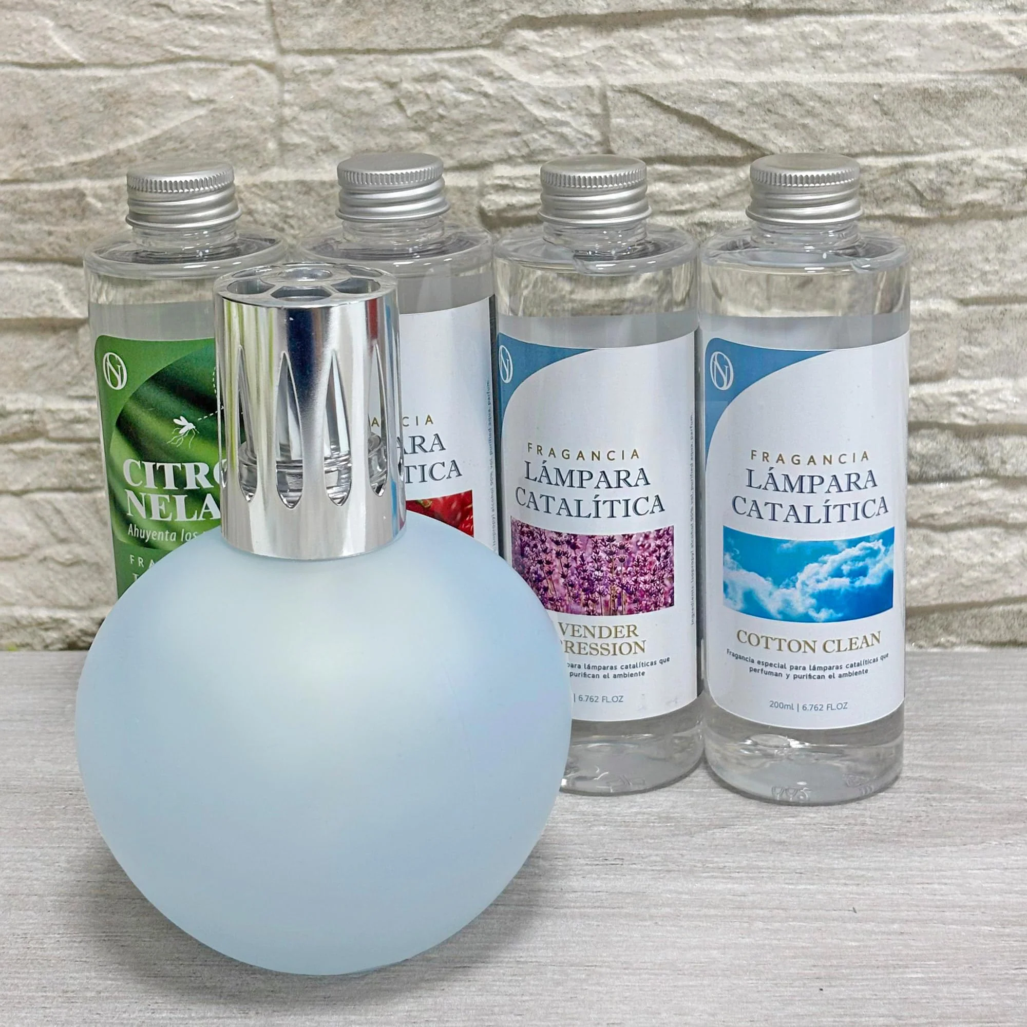 Pack Lâmpada Catalítica Azul Acinzentado Mate + Aroma Waikiki Melon 200ml + Produto Neutro 200ml + Pavio Substituição - Image 4