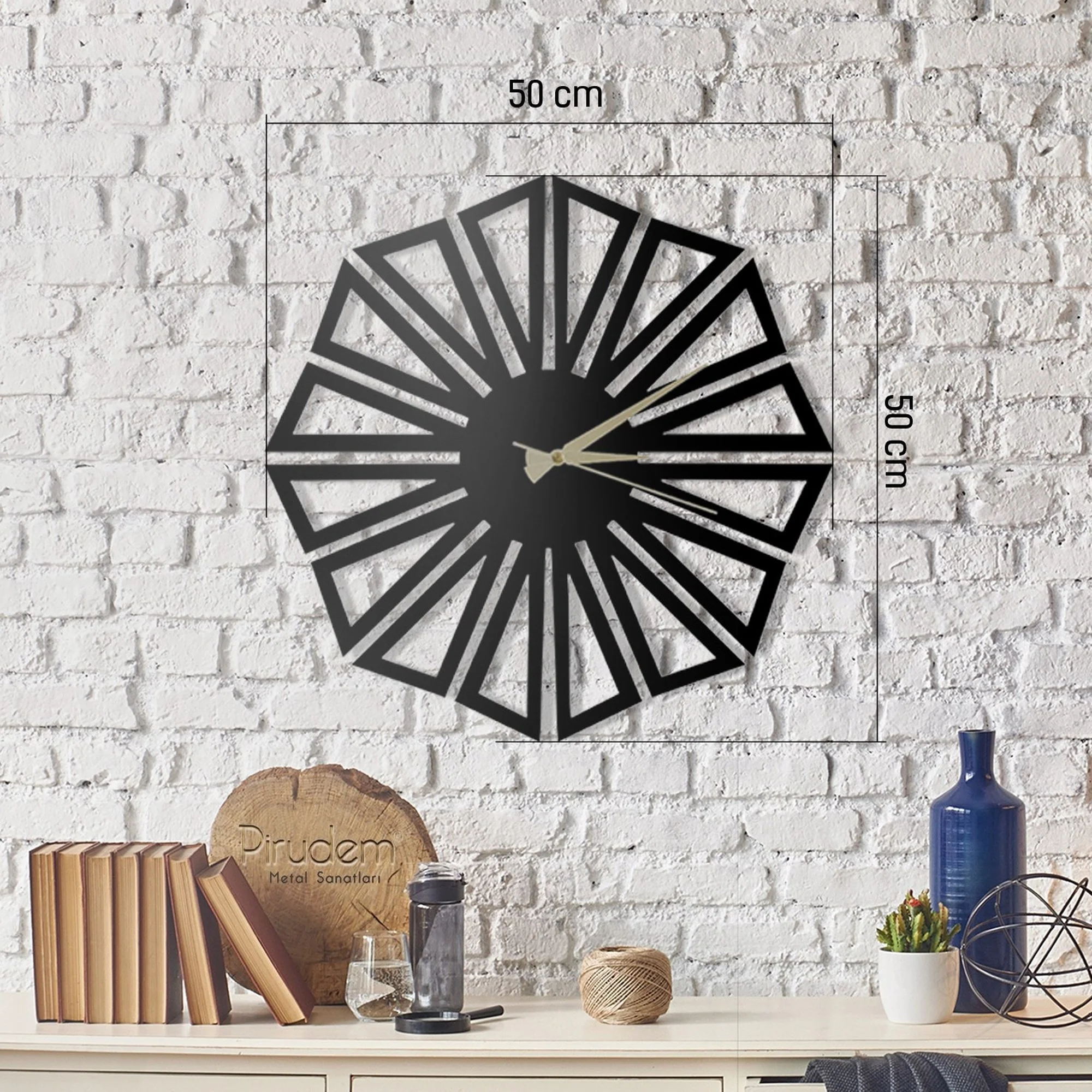 Relógio de parede metálico estilo triângulos - Image 2